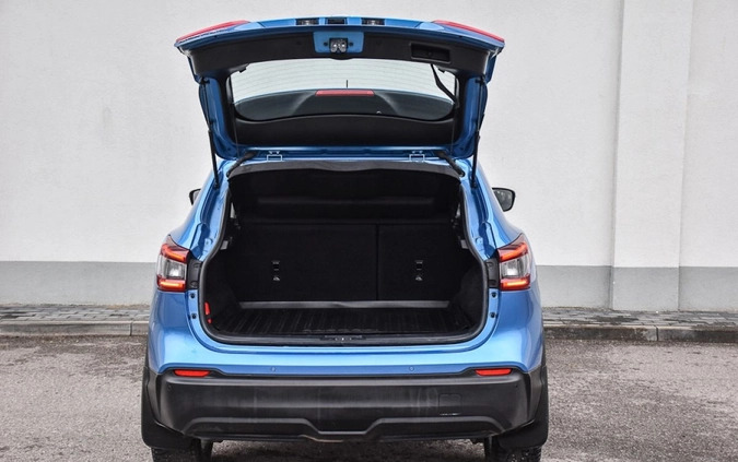Nissan Qashqai cena 66912 przebieg: 167000, rok produkcji 2018 z Choszczno małe 742